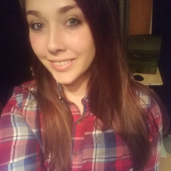 Meet your Posher, Ashley - Picture 2 of 2